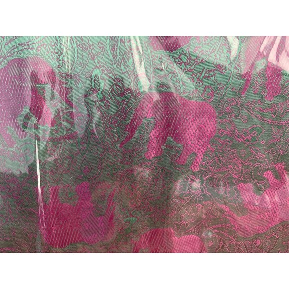 100% Thaisilk Silk Scarf Light Green w/ Pink Elephants Tasseled Edging Silk B1 - Picture 4 of 4